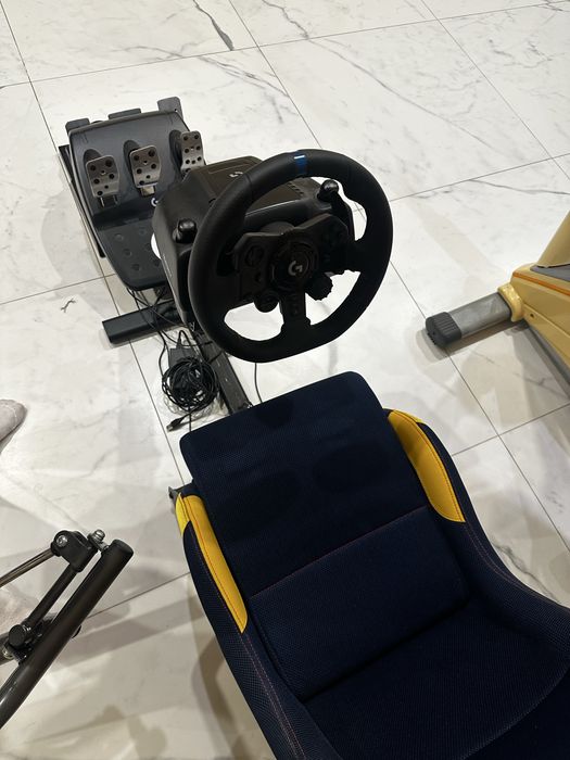 Setup Sim Racing Logitech G923 + Playseat Red Bull Racing