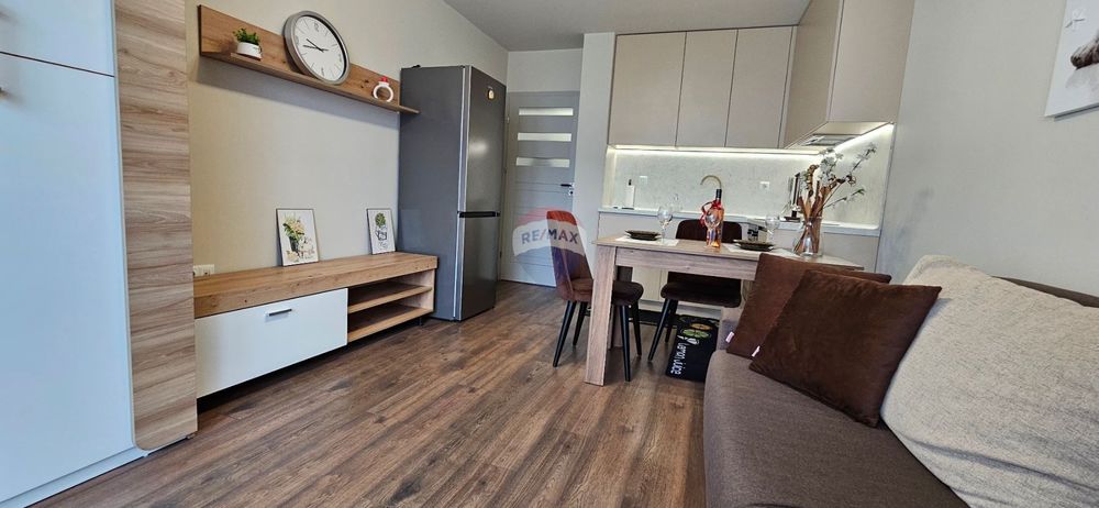 Дава се под наем Едностаен апартамент в Варна, Победа - 35 кв.м за 357 € - Снимка #2