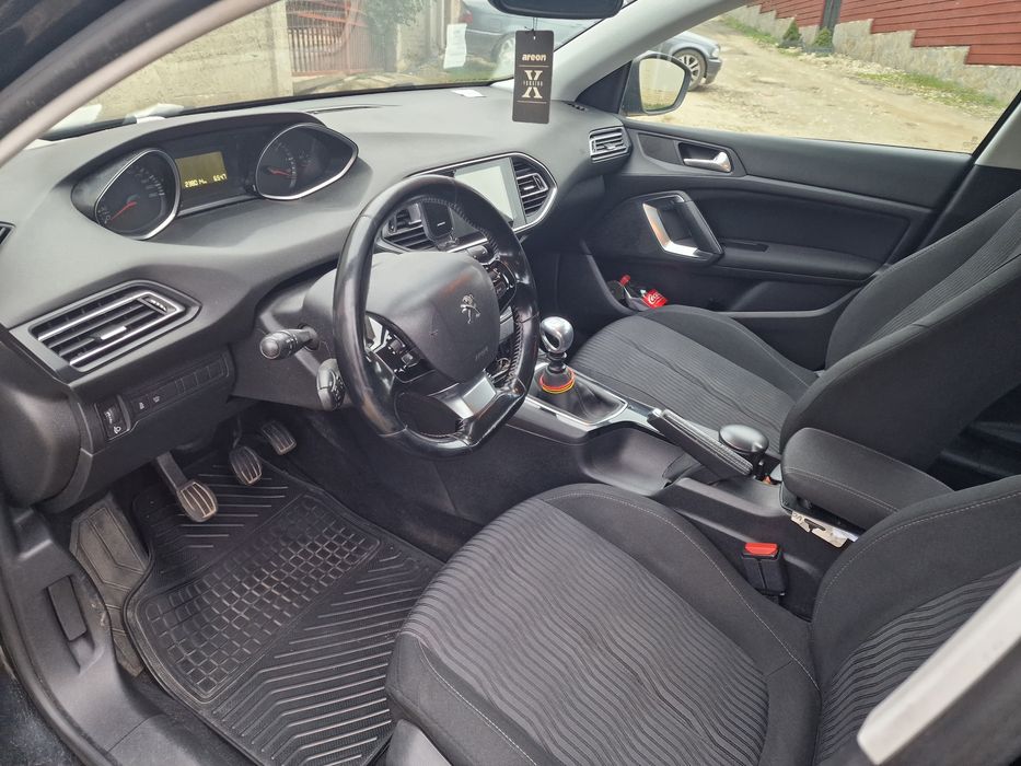Peugeot 308  2015