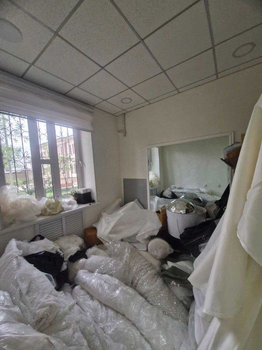 Помещение в центре. вдоль дороги. Ш.Руставели.