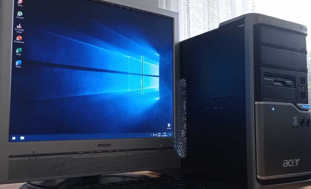 Компютър Acer LCD Монитор Philips 19" 48cm