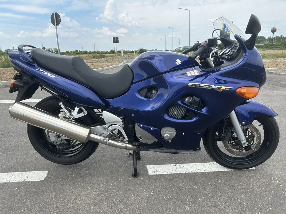 Suzuki GSX750F 2004