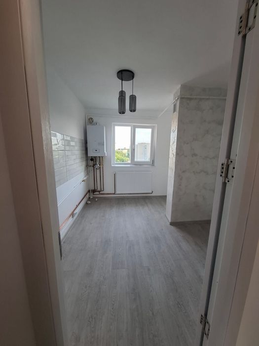 Proprietar vând apartament 3 camere decomandat
