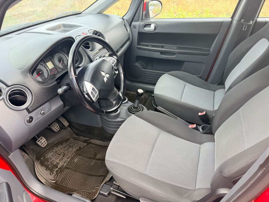 Mitsubishi Colt 1.3i 95 кс., 5 ск., 95000 км., 2009 г., евро 4, обслужена, поддържана редовно, много добро състояние, 2 ключа, реални километри.