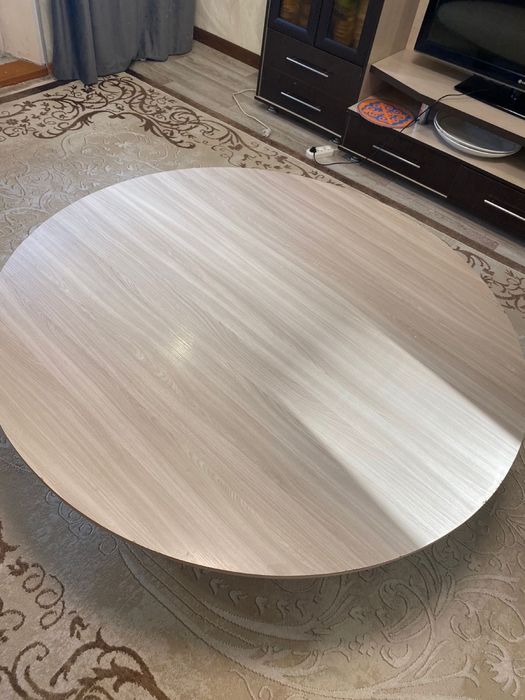 Продам круглый стол