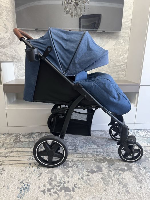 Удобная коляска для малышей