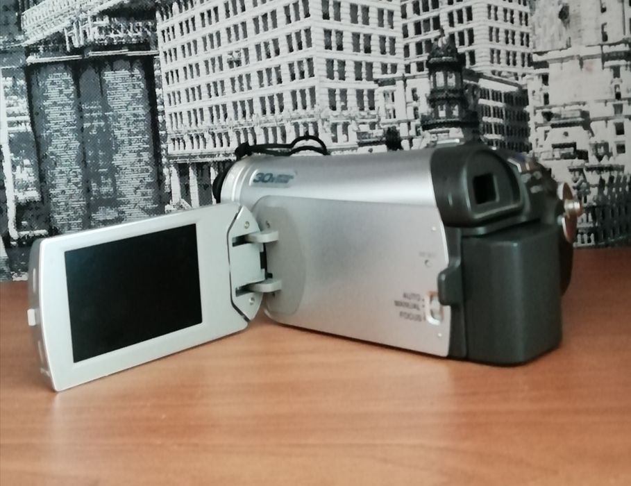 Видеокамера Panasonic NV-GS27