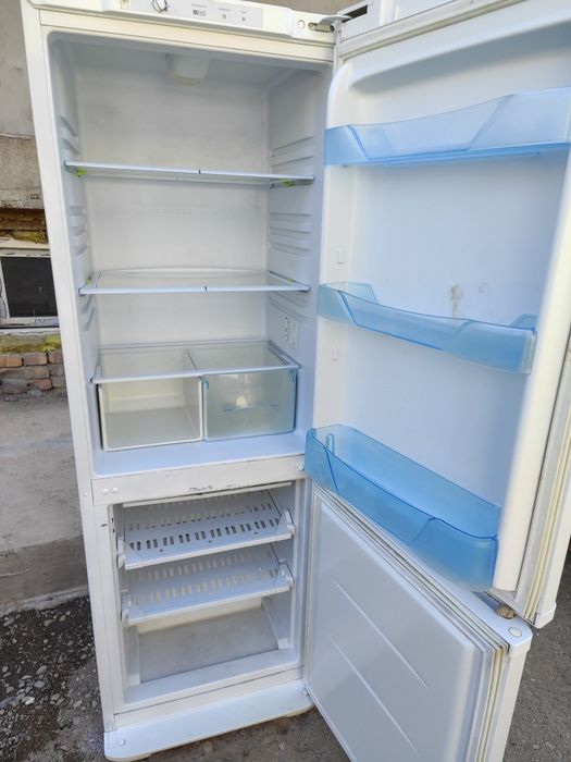 Холодильник рабочий