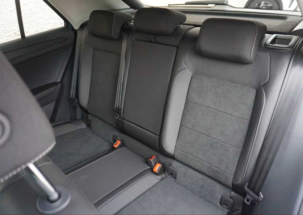 Volkswagen T-Roc 1.5 TSI DSG Style T-LEDER/NAVI/ LED/ GARANTIE 10/2030