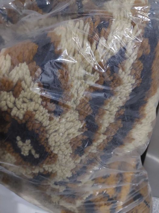 Нов китеник размер като за спалня плътен богат китеник