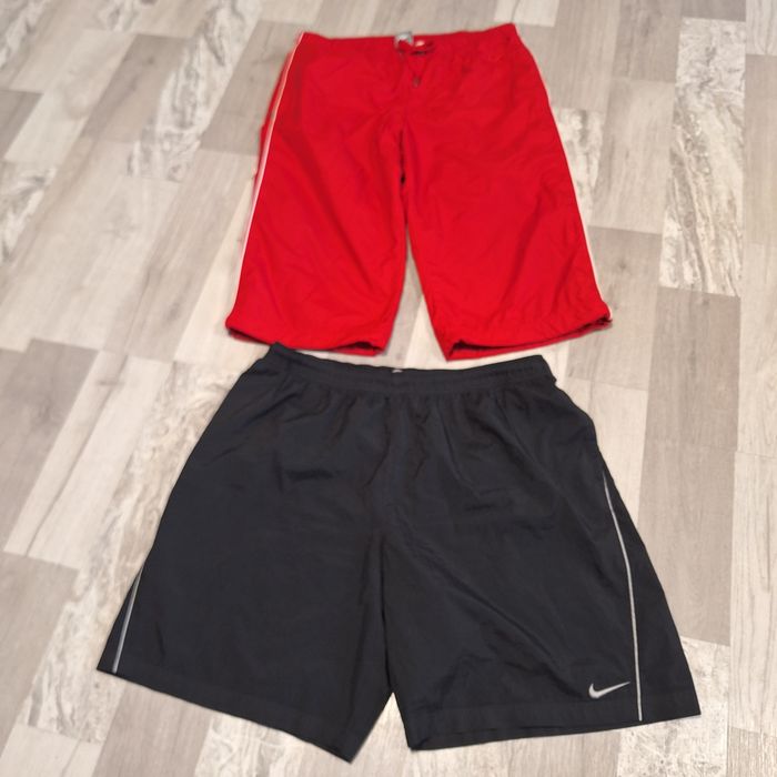 Pantaloni scurți Nike Dri-Fit mărimea XL si Pantaloni treisfert Nike rosu mărimea XL