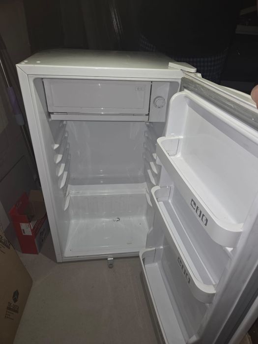 Пррдам холодильник  Artel