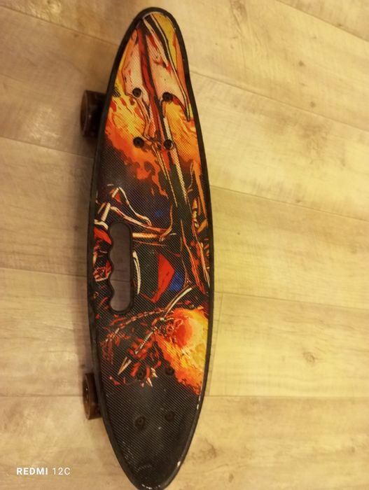 Продам скейт.           .