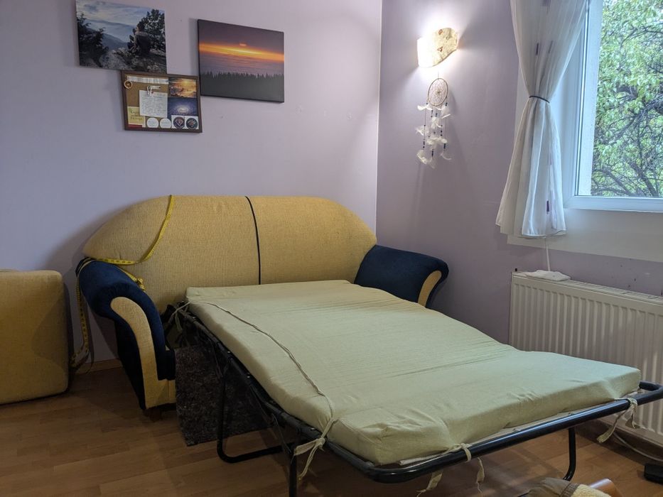 Разтегателен диван