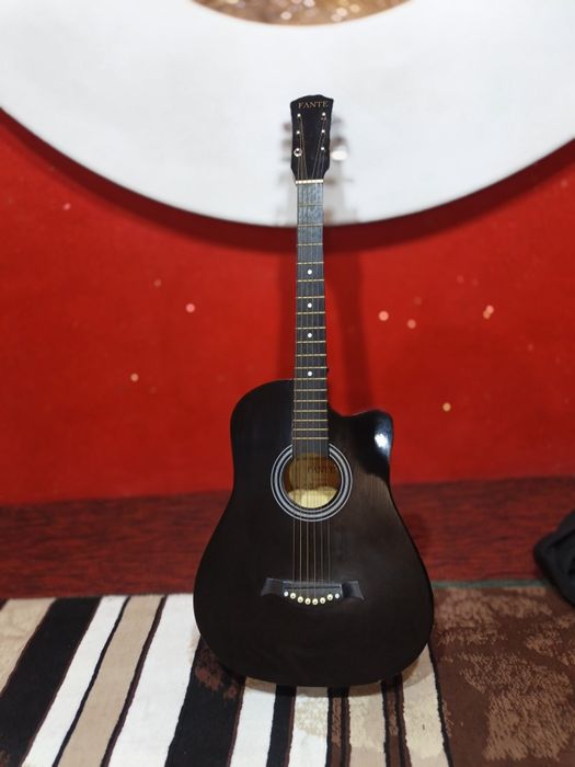 Gitara nomi: FANTE  modeli: FT38