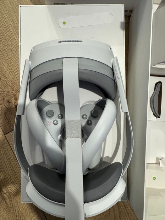 Ochelari VR Pico 4 All in One , impecabil ca noi