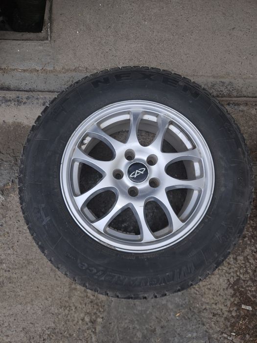 Шины с дисками почти новые