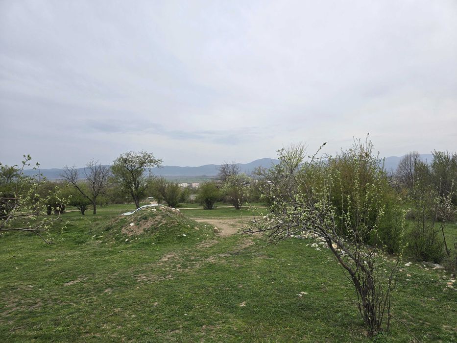 Поземлен инот в гр. Карлоово, м. Ени Кория