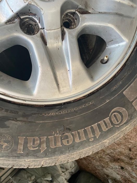 Продам диски с резиной Continental 17