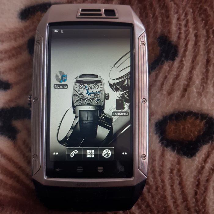 Продам телефон Tag heuer