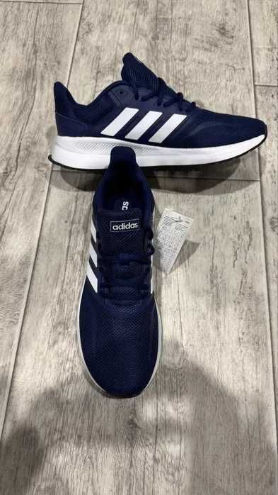 Продам оригинальные кроссовки Adidas - размер 44