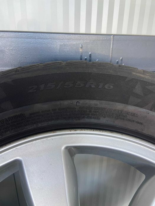 Гуми с джанти Volvo 215/55R16
