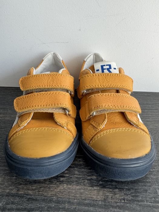 Adidasi piele nr. 25