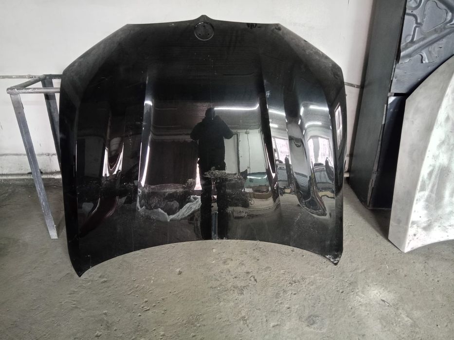 Капот бмв и. Мерс