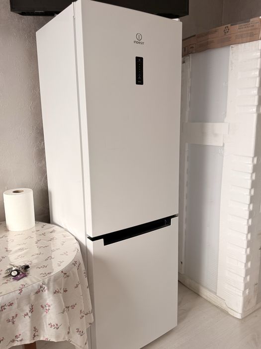 Холодильник Indesit б/у САМОВЫВОЗ