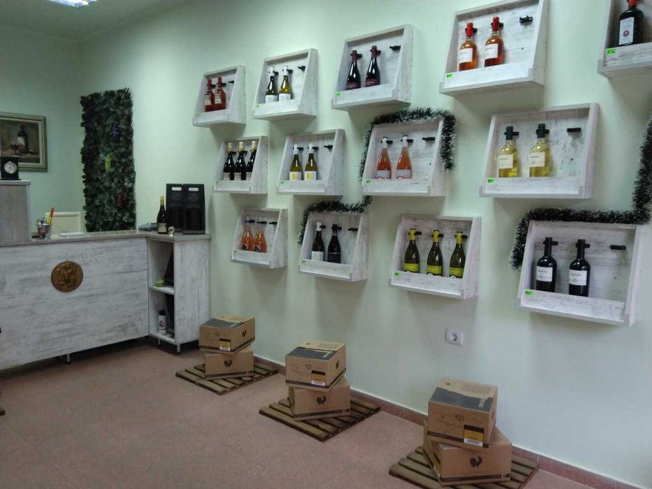 Дава се под наем Магазин в Пловдив, Център - 35 кв.м за 234.6 € - Снимка #1