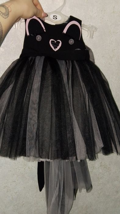 Продам платье на девочку  один годик