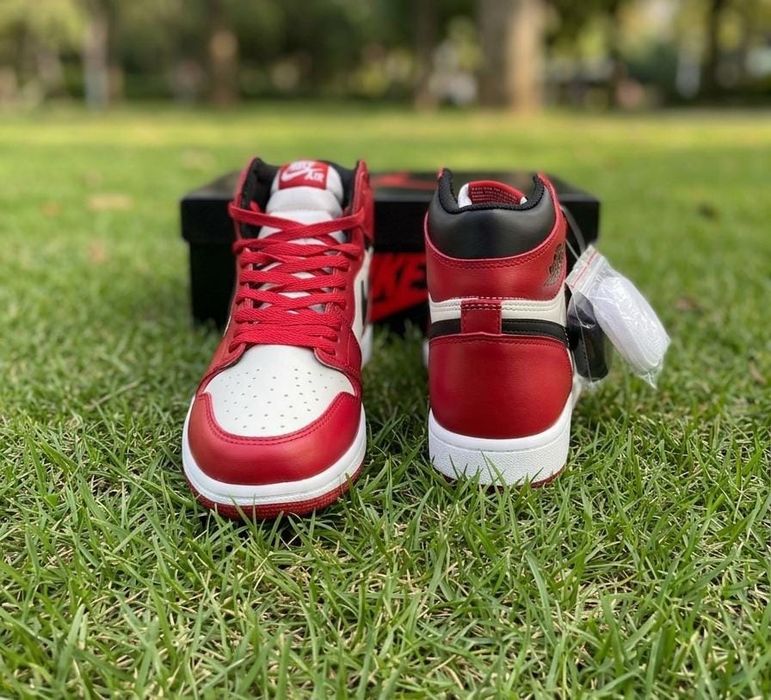 Adidasi Jordan 1 High Chicago Red