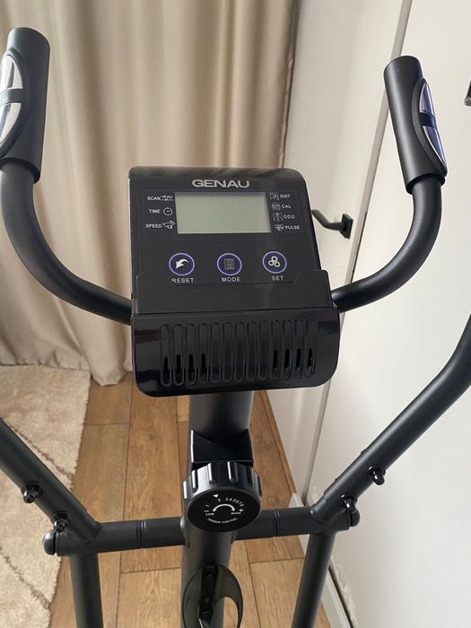 Продается складной эллиптический тренажер.