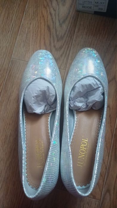 Продаем новые обуви