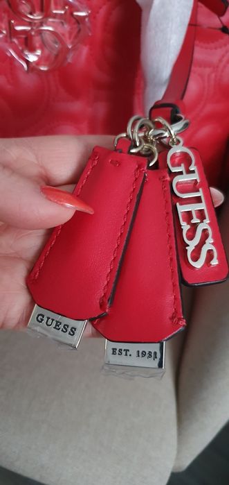 Geanta noua Guess