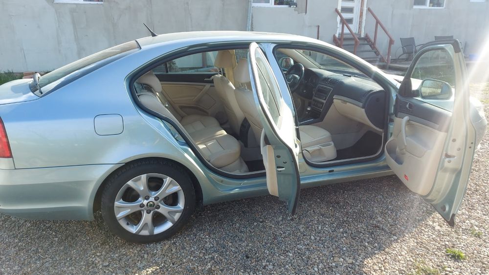 Skoda Oktavia Berlină 1,8TSI 160CP Elegance Piele DSG Xenon