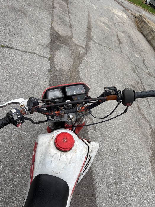 Продавам Yamaha DT200R