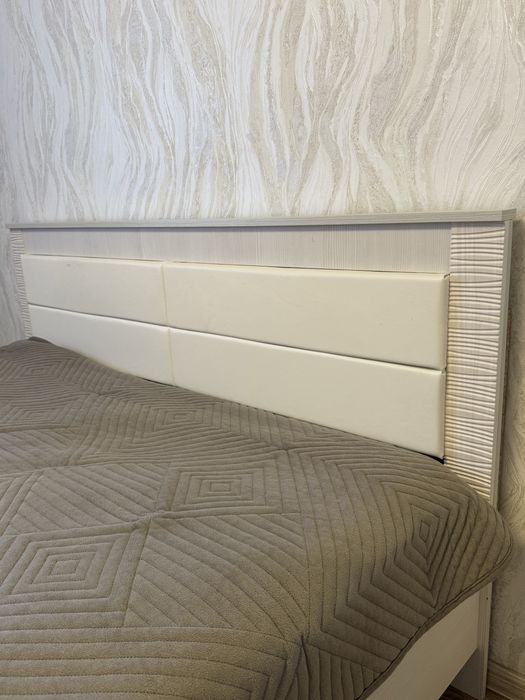 Кровать+ортопедиеский матрас 160/200 б/у
