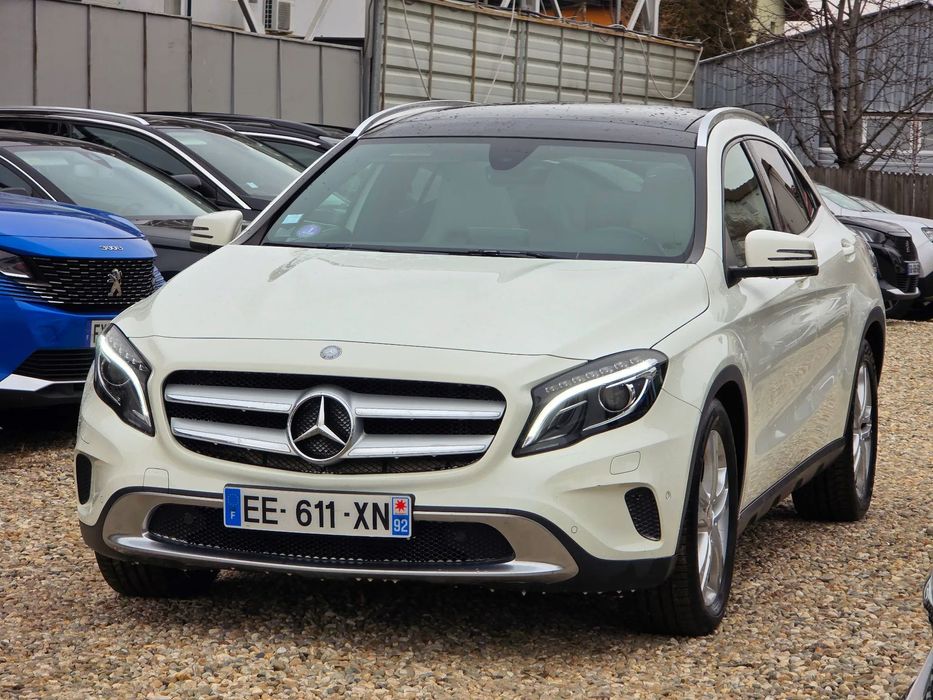 Mercedes-Benz GLA GLA AMG 250 4-MATIC Sport 7-G  Padele 211Cp / Piele / Panoramic / Aut