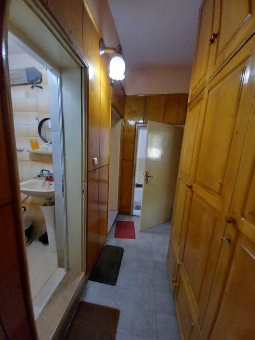 Продава етаж от къща  в гр.Дупница