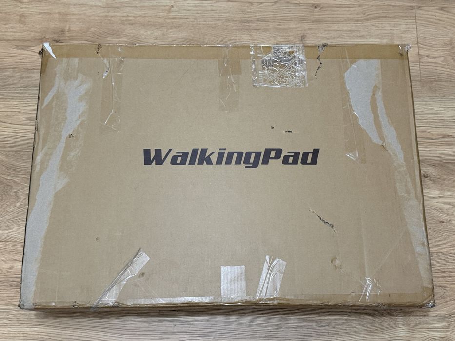 Продавам Kingsmith WalkingPad P1 Classic – под 100 км, пълен комплект, само лично предаване във Варна