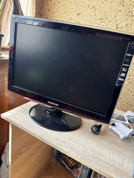 Монитор Samsung syncmaster t200hd