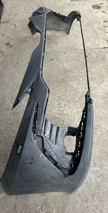 Передний бампер на Toyota Camry 70.