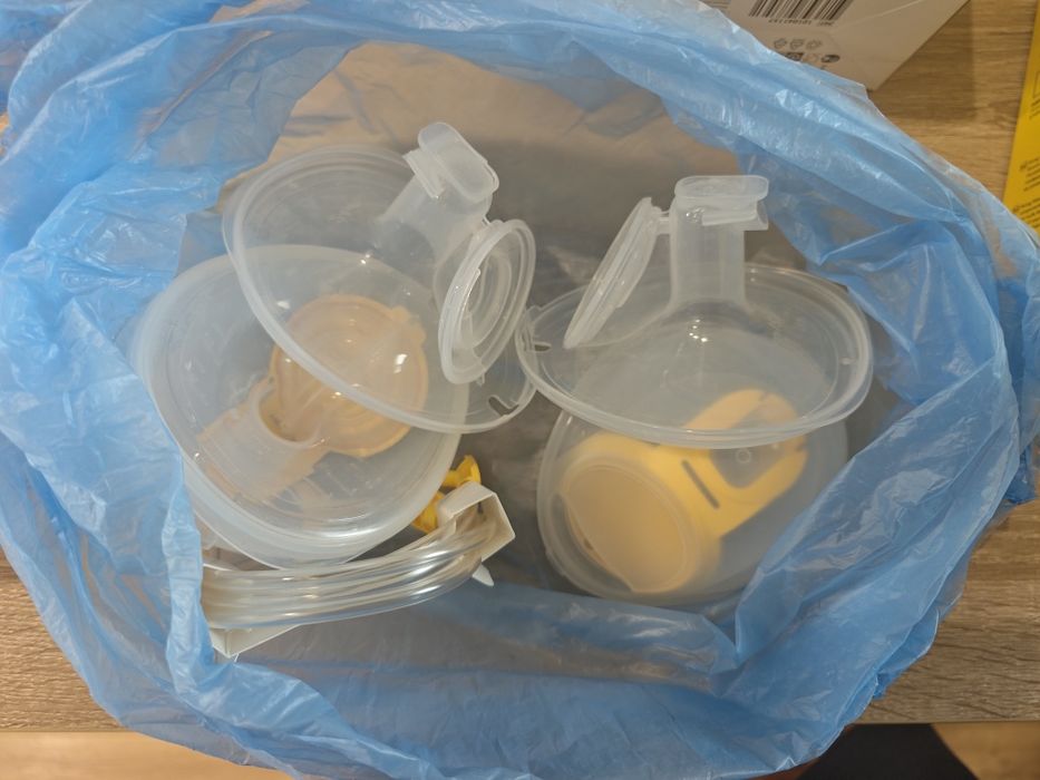 Двойна електрическа помпа за кърма Medela Swing Maxi  + аксесоари
