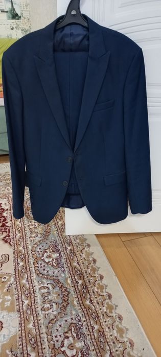 Костюмы  мужские , классика  .