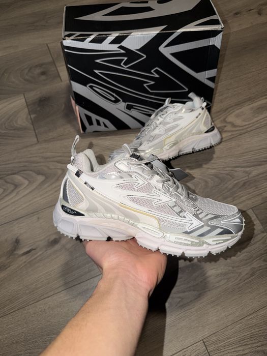 Off White Be Right Back