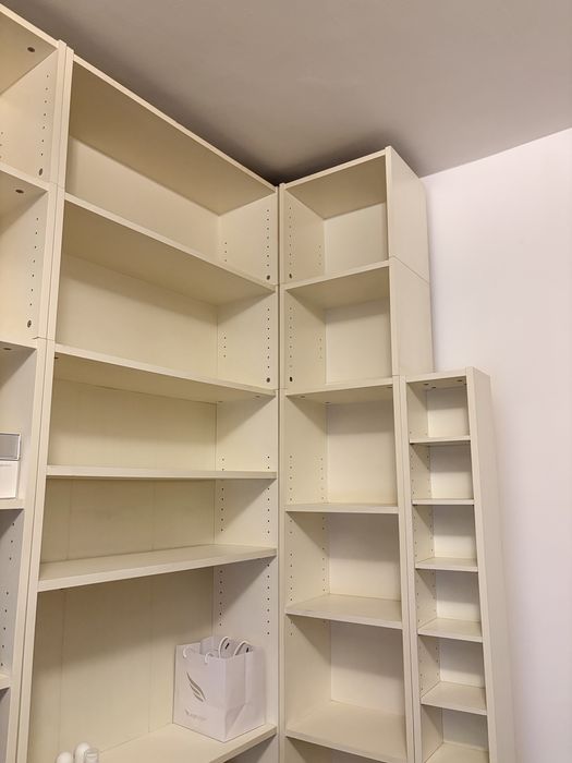 Vand mobila pt biblioteca de sufragerie 2 seturi