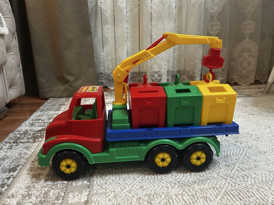 Продам много игрушек для мальчиков