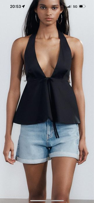 Черен топ с халтер деколте с етикет С размер Zara