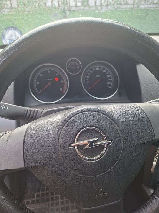 Astra Хечбек 1.7 Tdiо